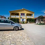 Pavic شقة