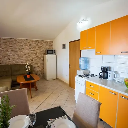 Pavic Apartment Vir
