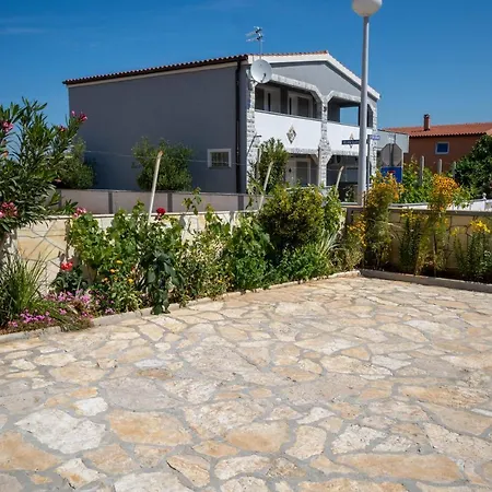 Pavic Apartment *