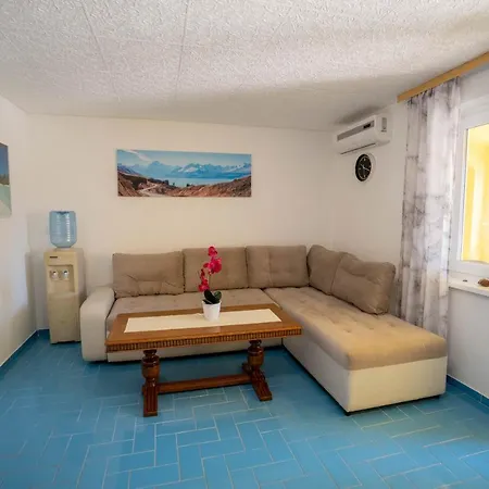 Pavic Apartment Vir